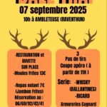 Affiche de l’événement « Ball Trap » organisé par la Société de chasse Le Réveil, le 7 septembre 2025 à 10h à Ambleteuse (Raventhum). En haut, le titre "BALL TRAP" en lettres capitales orange et noires, encadré de deux fusils croisés. À gauche : informations restauration — buvette sur place, moules-frites 13 €, repas enfant jambon-frites 7 €, réservation au 06 69 92 42 41, paiement par carte bancaire à partir de 10 €. À droite : informations tir — 3 pas de tirs, coupe apéro à partir de 11h, séries : whisky Ballantine’s, Ricard, armureries Cagnard. En bas, silhouettes décoratives de chasseur avec chien et plateau de ball-trap explosant. Fond jaune avec encarts orange ornés de bois de cerf. Mention : « Ne pas jeter sur la voie publique ».