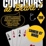 Texte alternatif (Alt-Text) Description de l'image : Affiche contrastée jaune et noire annonçant un concours de belote. Date : Samedi 7 mars à 19h. Lieu : Salle des associations, rue du Cimetière à Ambleteuse. Tarif : Mise de 10 €. Prix : Cartes cadeaux aux 3 premières équipes (100 €, 60 € et 20 €) et lots de consolation pour tous. Contact : Inscriptions au 07 82 74 45 18.